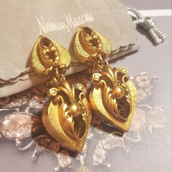 VTG Jose' & Maria Barrera Etruscan Revival Golden Earrings - Picture 8 of 8